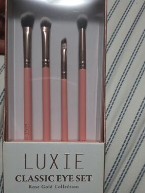 Luxie Pink Eye Brush Set with Rose Gold Ferrules